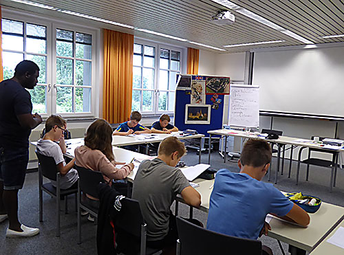 Klassenraum mit Sch&uuml;lern